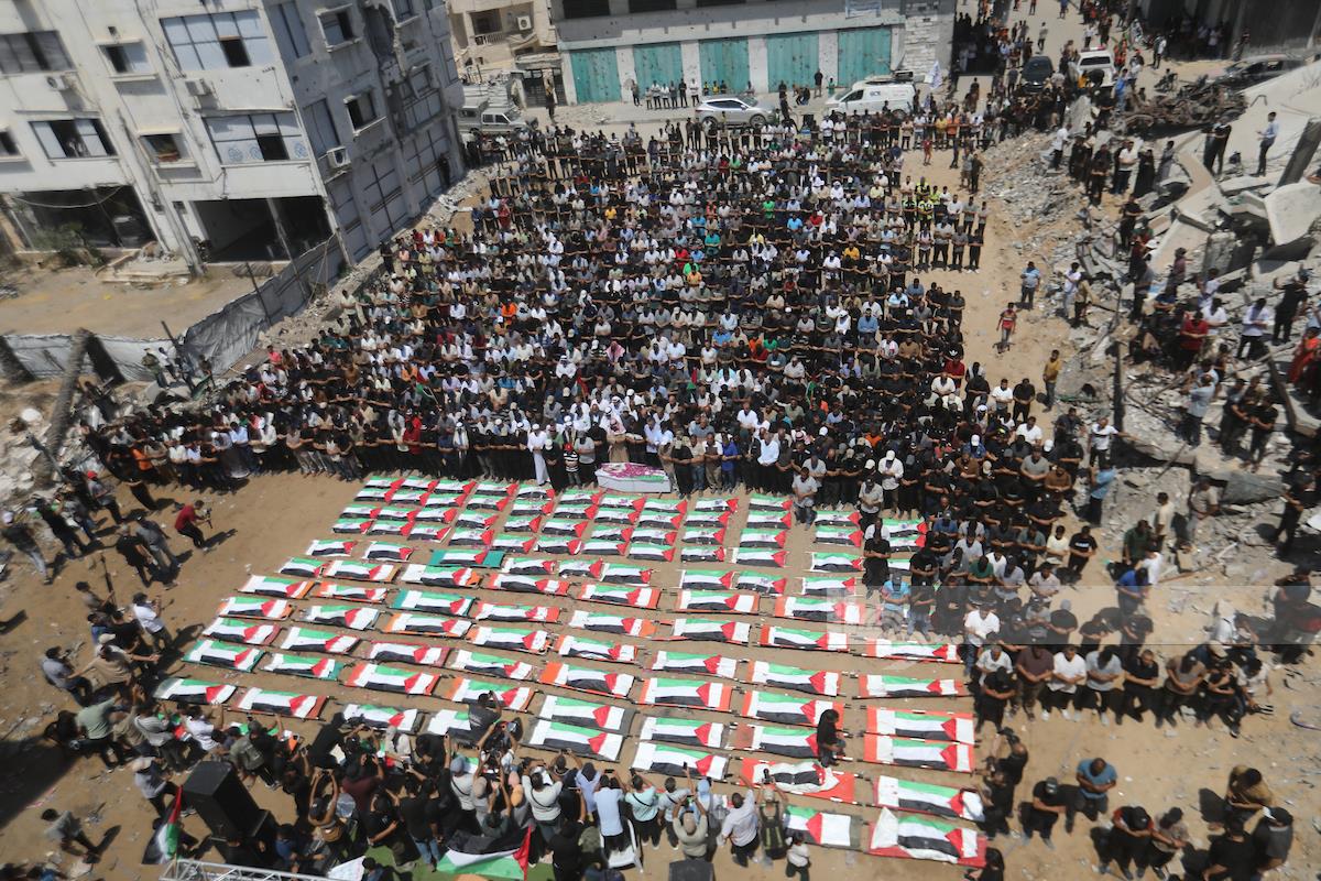 غزة تشيع 112 شهيدا من عائلة واحدة قضوا في حرب الإبادة