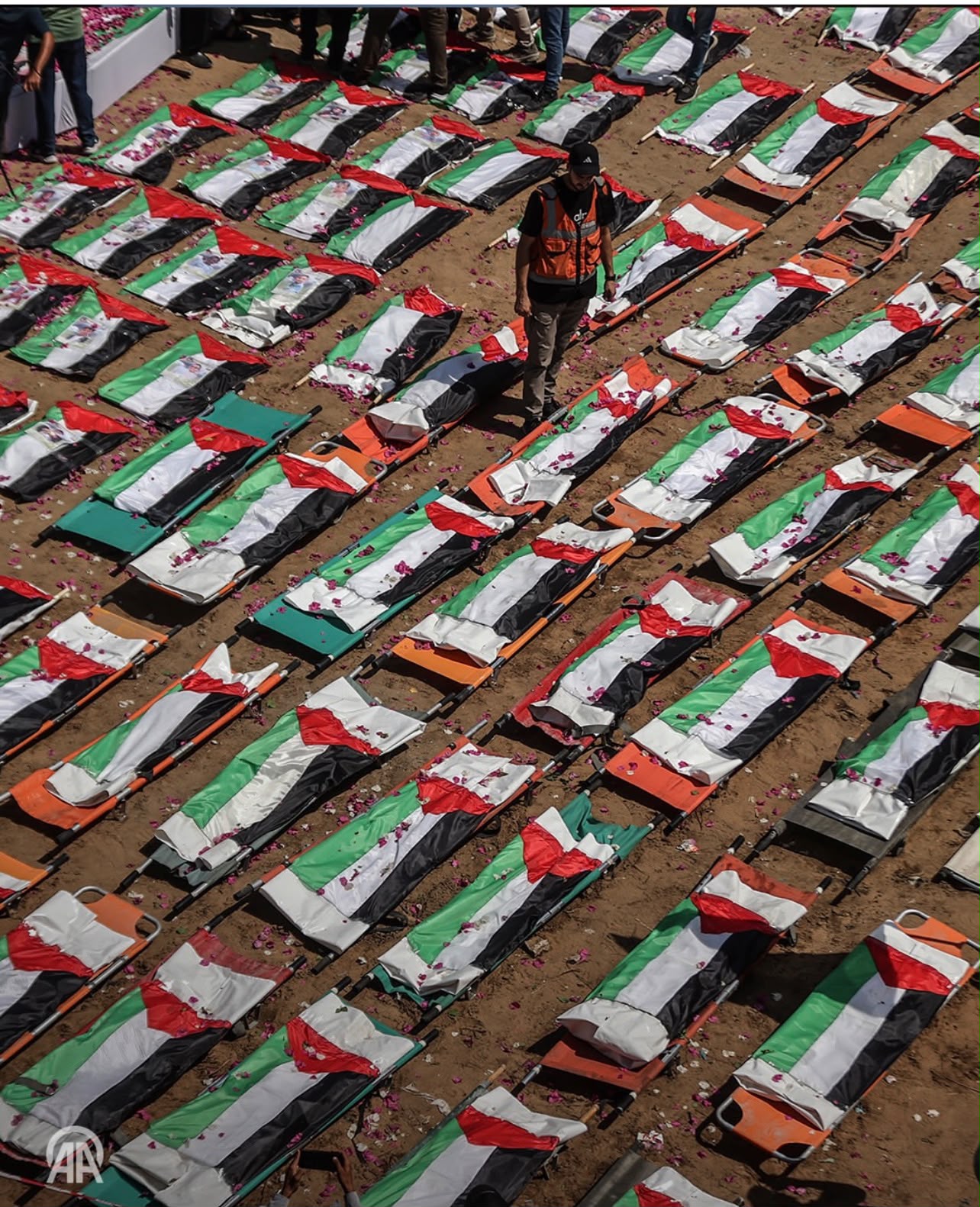 تفاصيل عن مجزرة عائلة الحساينة في حي الصبرة في غزة